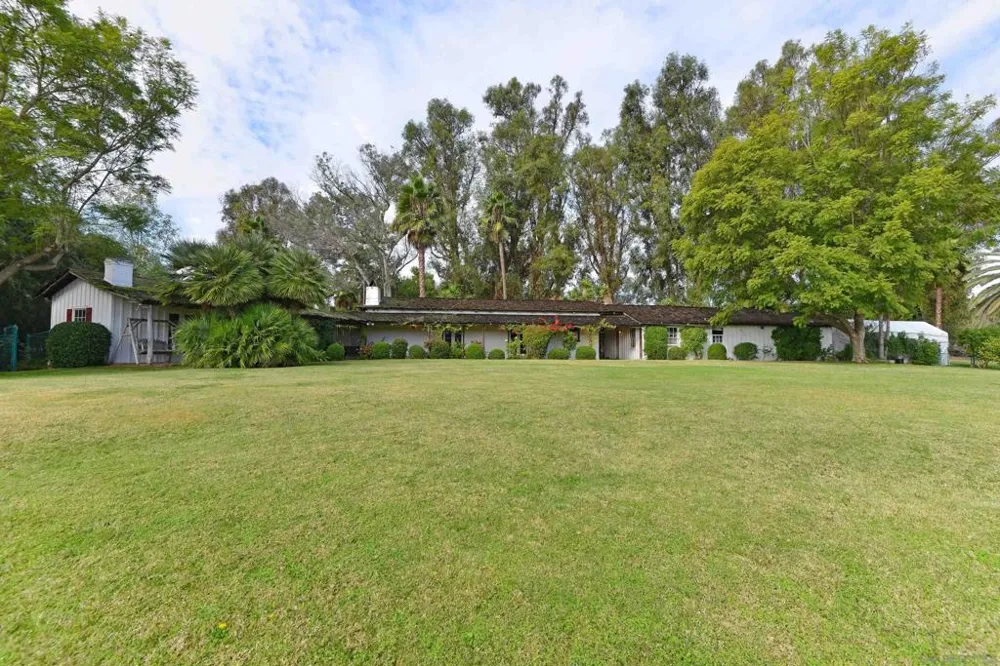 6710 El Montevideo Rancho Santa Fe, CA 92067