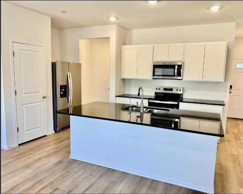 12811 Summer Village Drive Buda, TX 78610