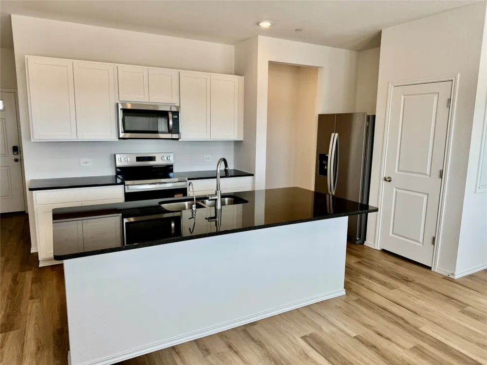 12811 Summer Village Drive Buda, TX 78610