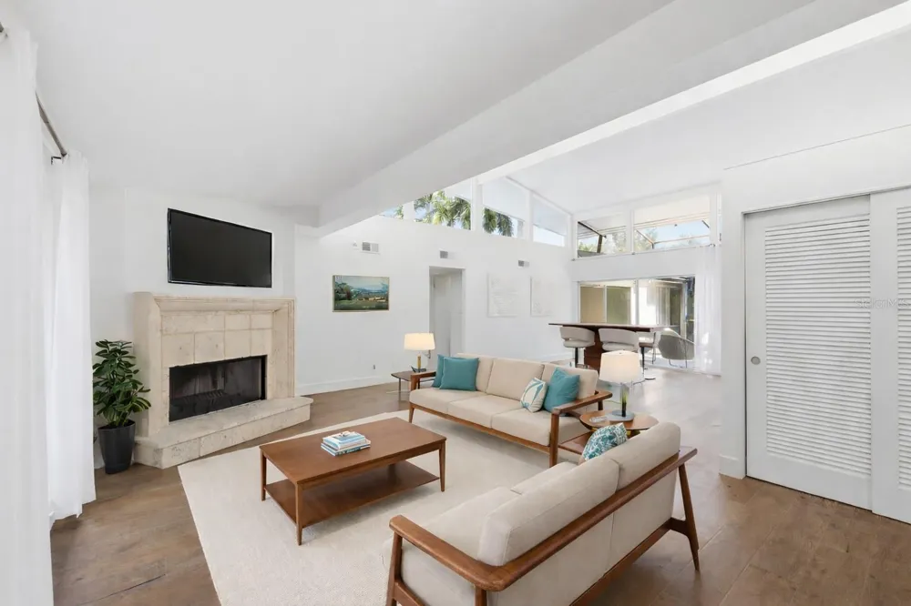 425 PARTRIDGE CIRCLE Sarasota, FL 34236