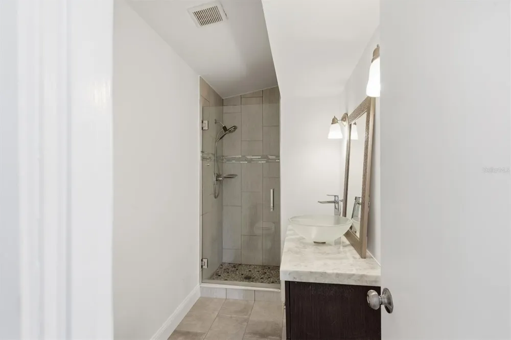 425 PARTRIDGE CIRCLE Sarasota, FL 34236