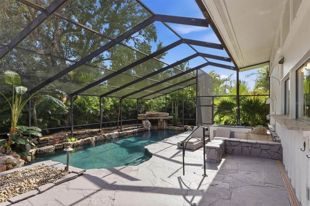 425 PARTRIDGE CIRCLE Sarasota, FL 34236