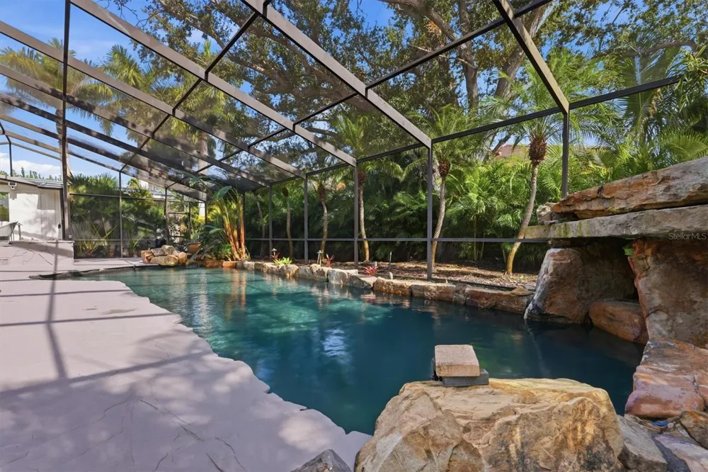 425 PARTRIDGE CIRCLE Sarasota, FL 34236