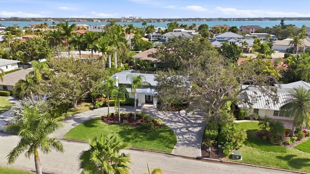 425 PARTRIDGE CIRCLE Sarasota, FL 34236