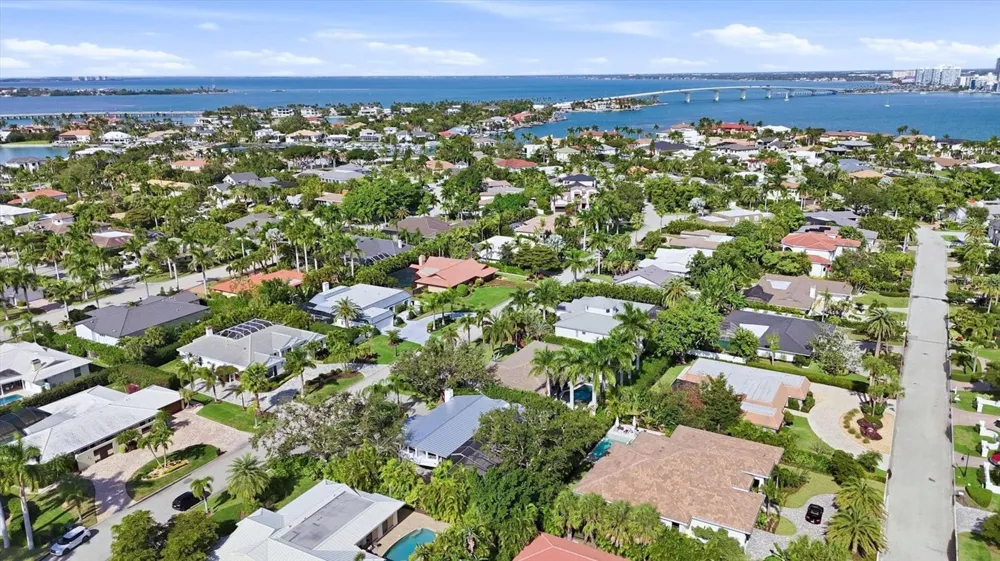 425 PARTRIDGE CIRCLE Sarasota, FL 34236