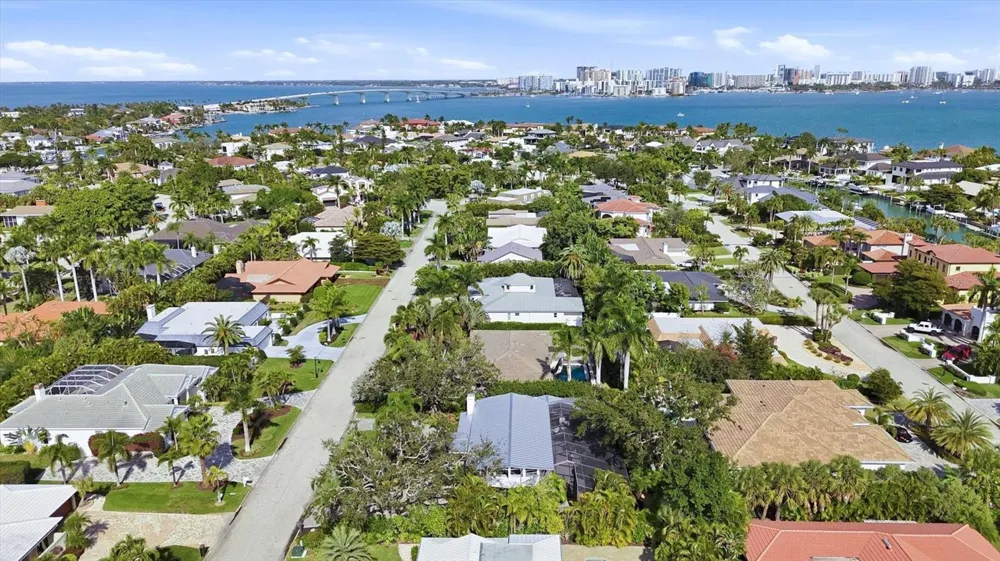 425 PARTRIDGE CIRCLE Sarasota, FL 34236