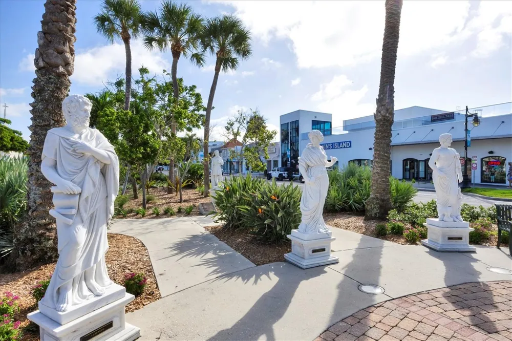 425 PARTRIDGE CIRCLE Sarasota, FL 34236