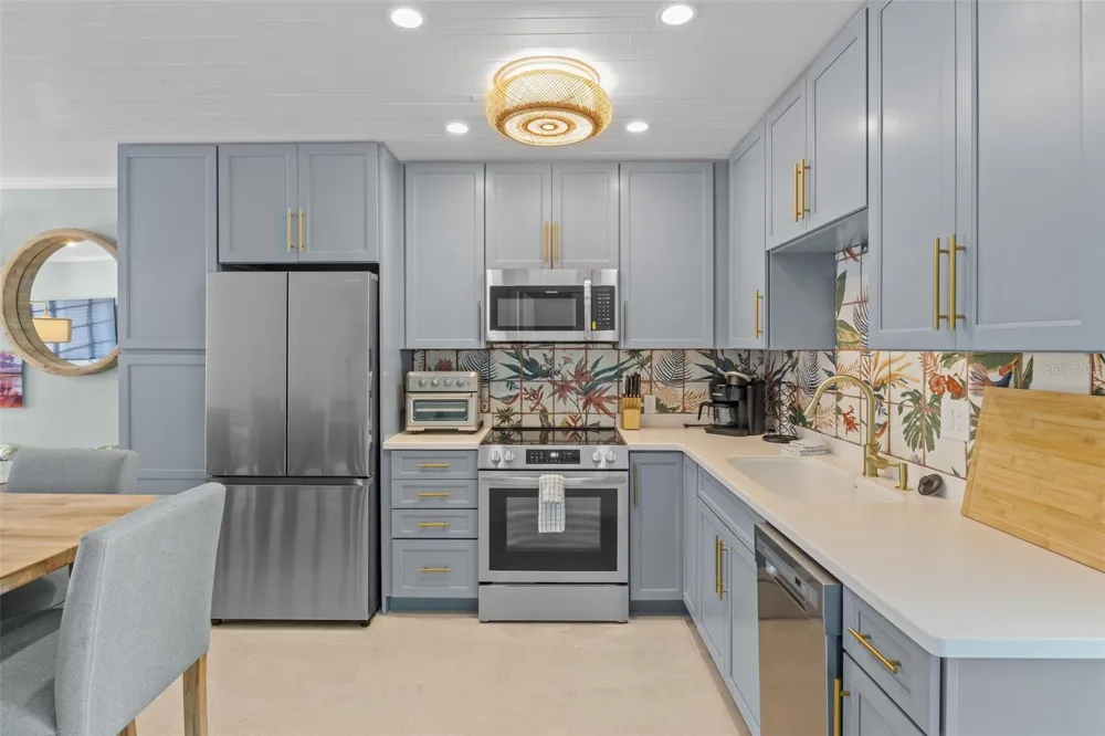 26 SEASIDE COURT Holmes Beach, FL 34217