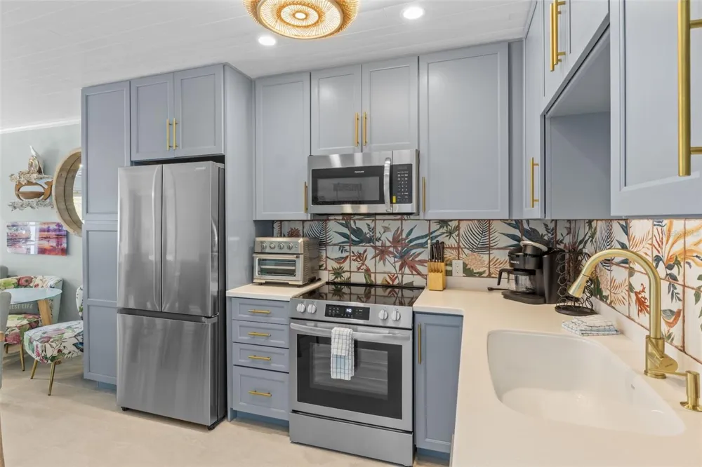 26 SEASIDE COURT Holmes Beach, FL 34217