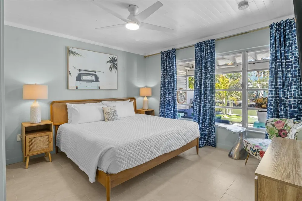 26 SEASIDE COURT Holmes Beach, FL 34217