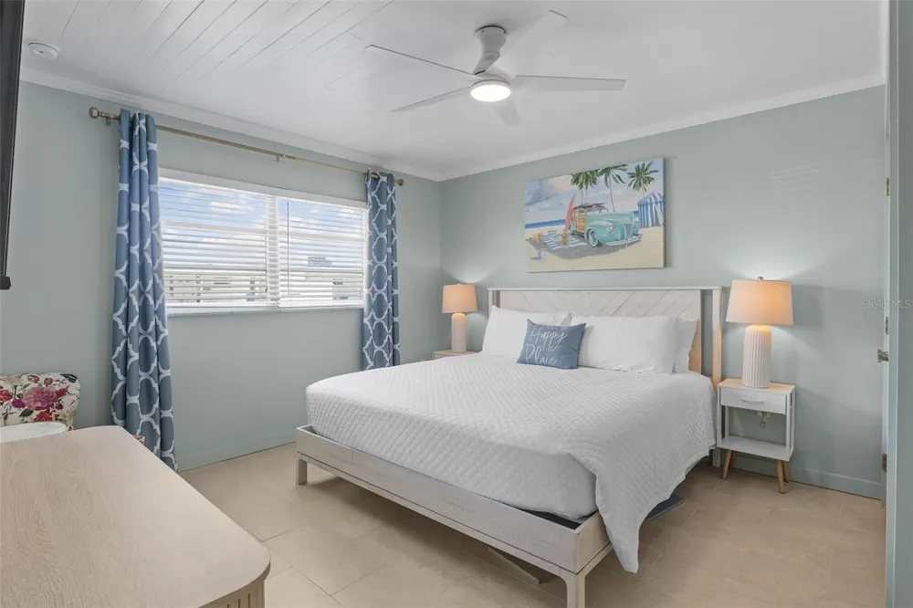 26 SEASIDE COURT Holmes Beach, FL 34217