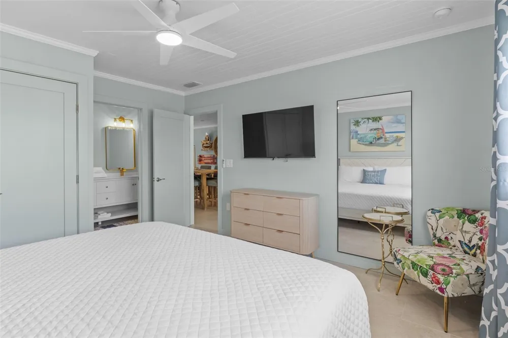 26 SEASIDE COURT Holmes Beach, FL 34217