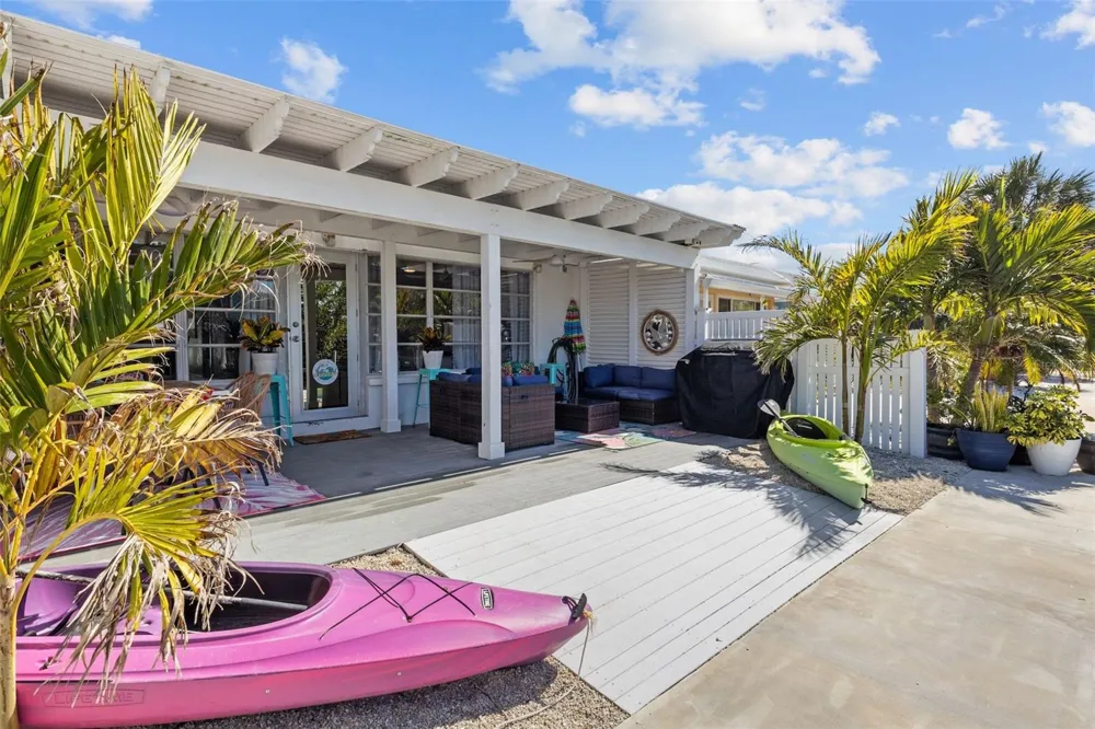 26 SEASIDE COURT Holmes Beach, FL 34217