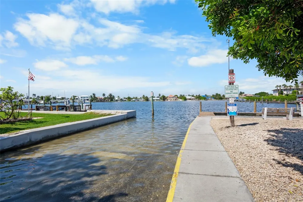 26 SEASIDE COURT Holmes Beach, FL 34217