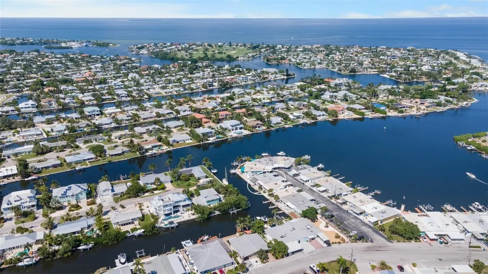 26 SEASIDE COURT Holmes Beach, FL 34217