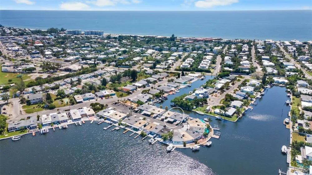 26 SEASIDE COURT Holmes Beach, FL 34217