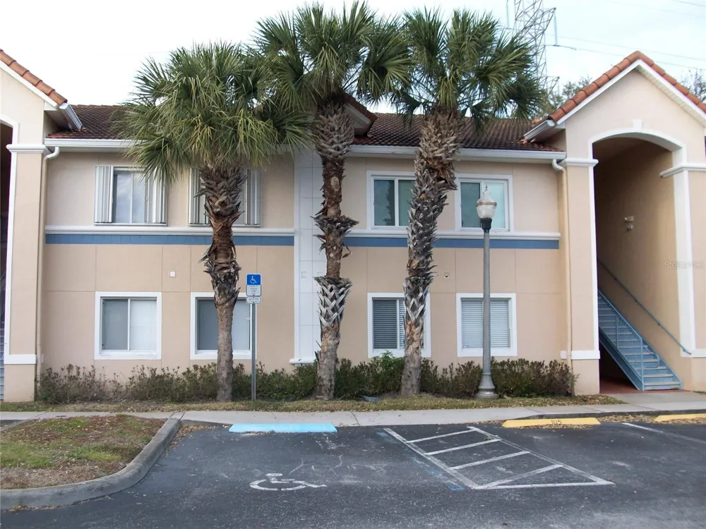 495 LAS CORTES LANE #105 Orlando, FL 32824