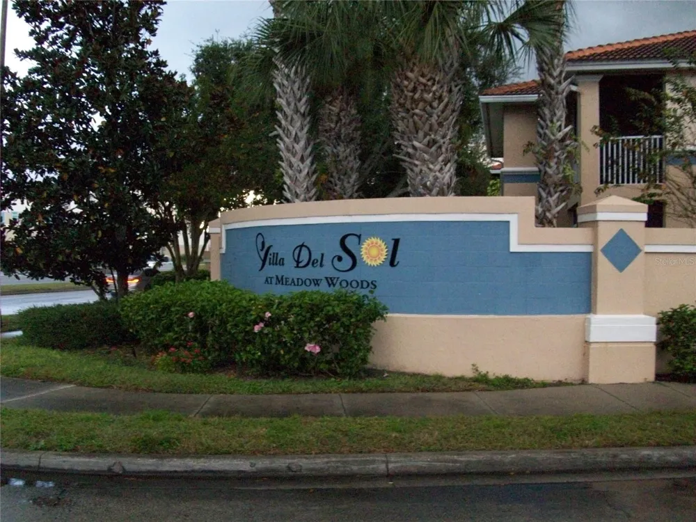 495 LAS CORTES LANE #105 Orlando, FL 32824