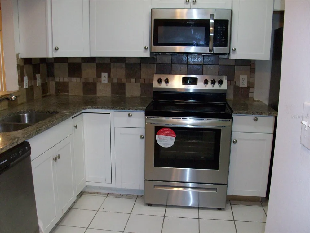495 LAS CORTES LANE #105 Orlando, FL 32824