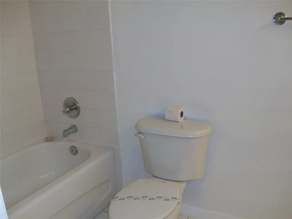495 LAS CORTES LANE #105 Orlando, FL 32824