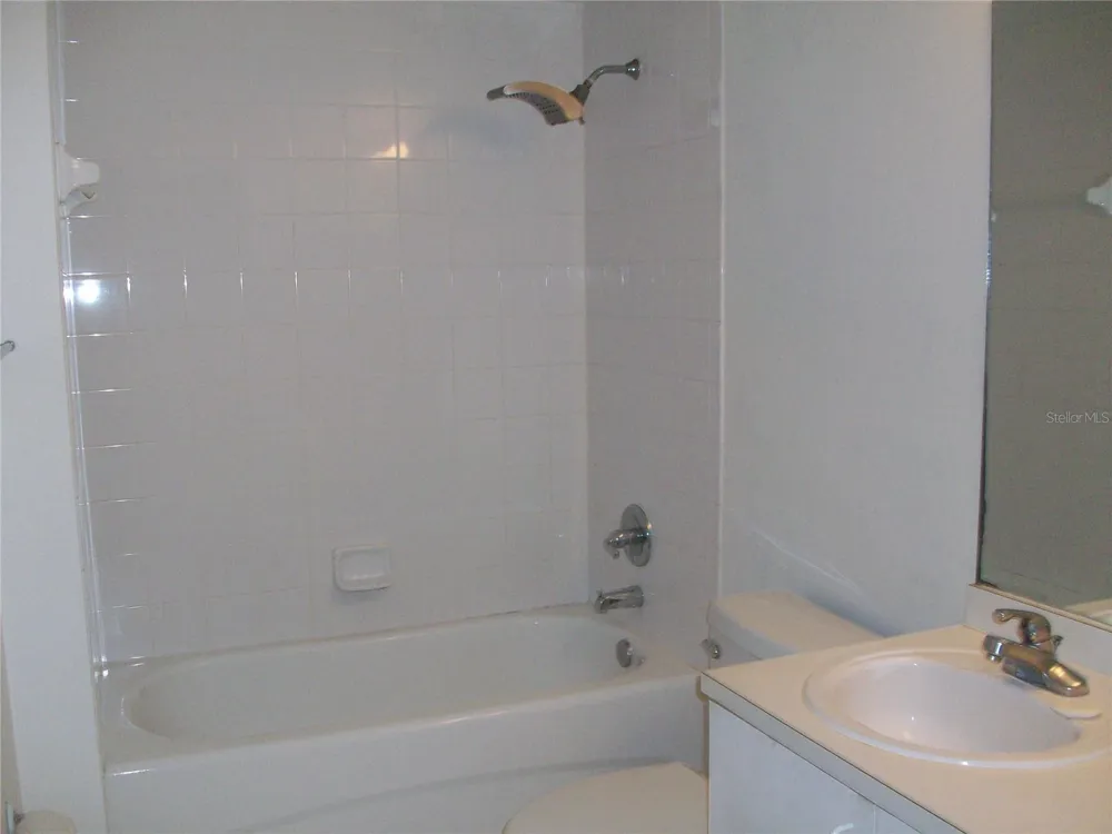 495 LAS CORTES LANE #105 Orlando, FL 32824