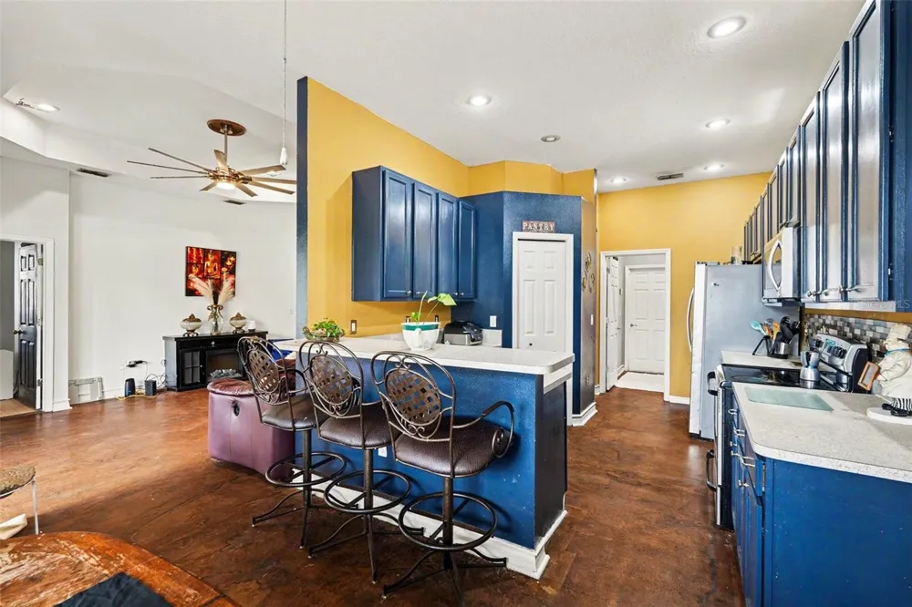 37110 HIGHLAND BLUFF CIRCLE Dade City, FL 33523