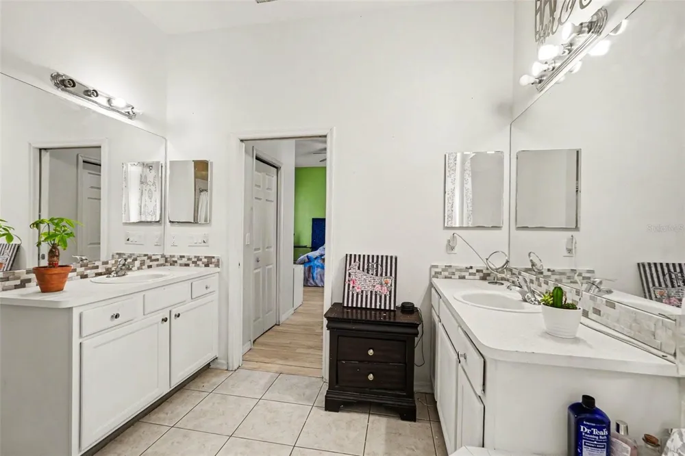 37110 HIGHLAND BLUFF CIRCLE Dade City, FL 33523