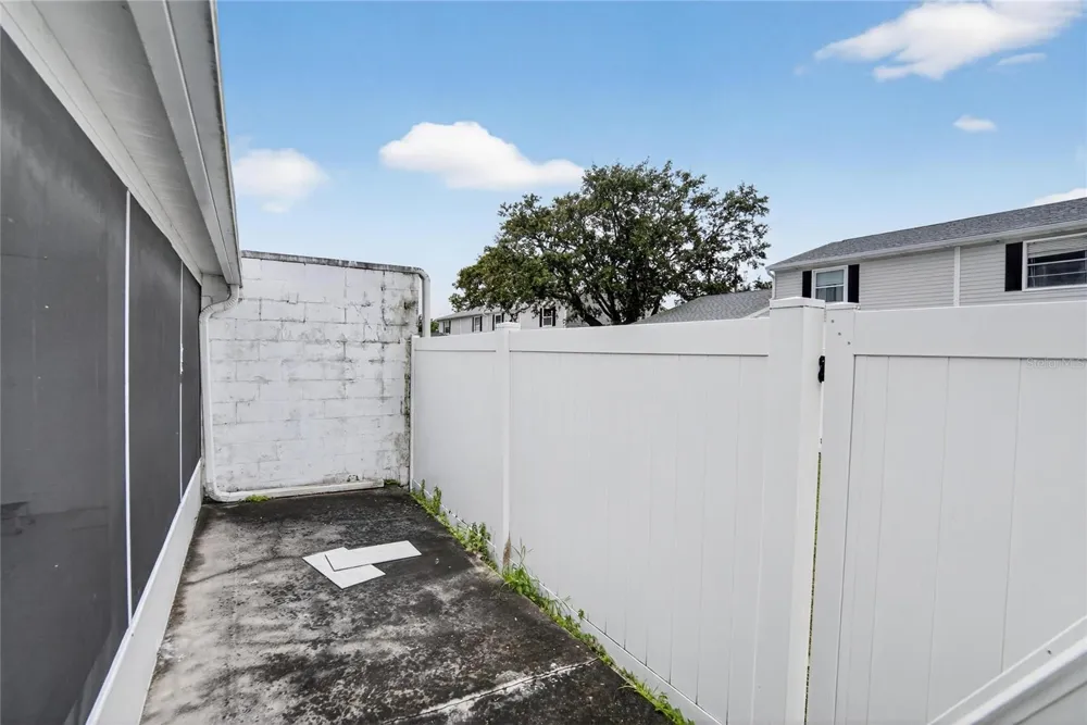 11920 DIETZ DRIVE #11920 Tampa, FL 33626