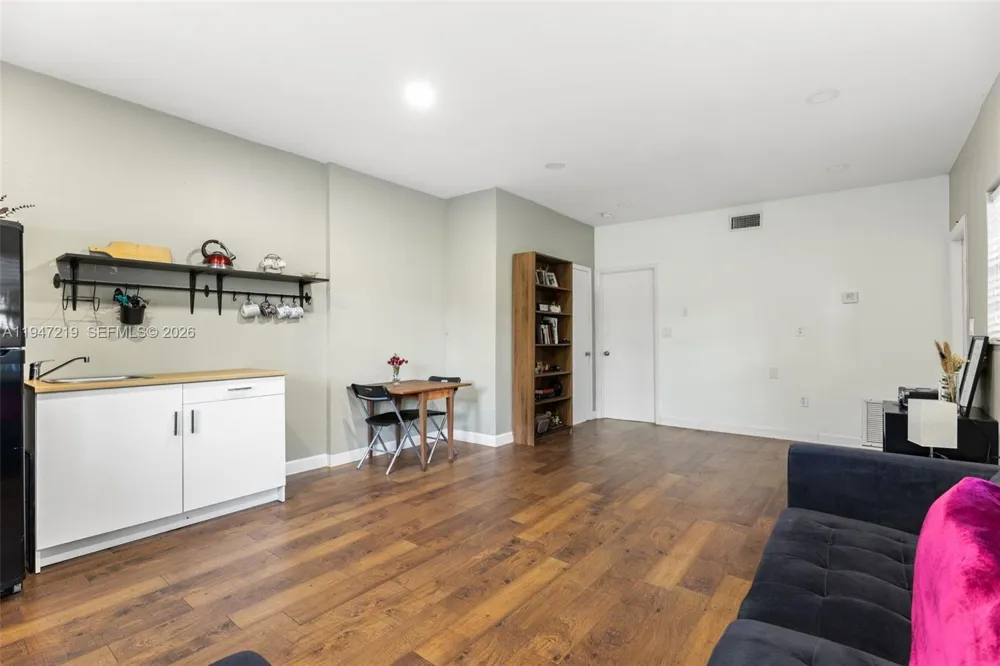 550 Cardinal St Miami Springs, FL 33166