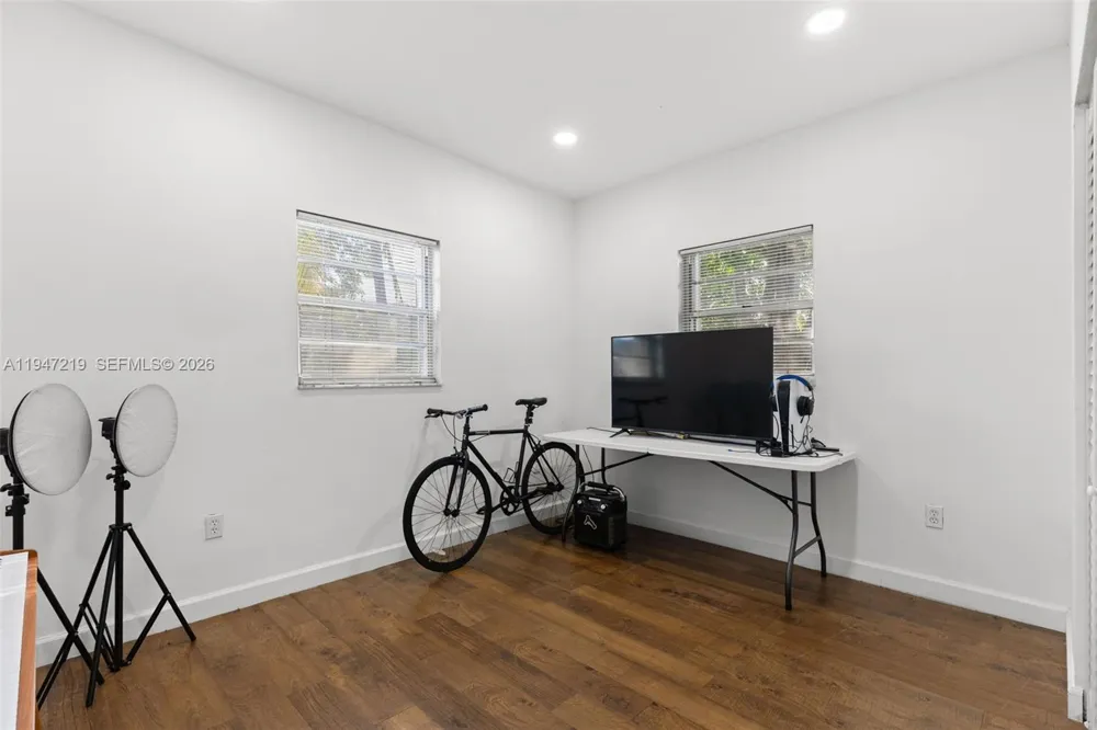550 Cardinal St Miami Springs, FL 33166