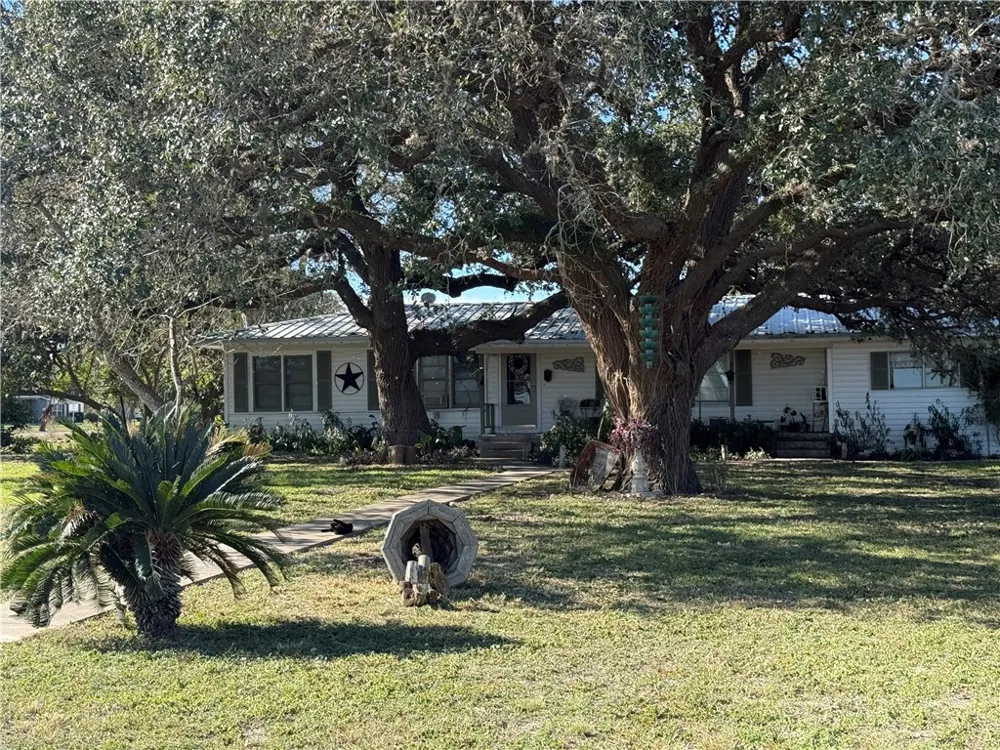 10740 County Road 535 Sinton, TX 78387