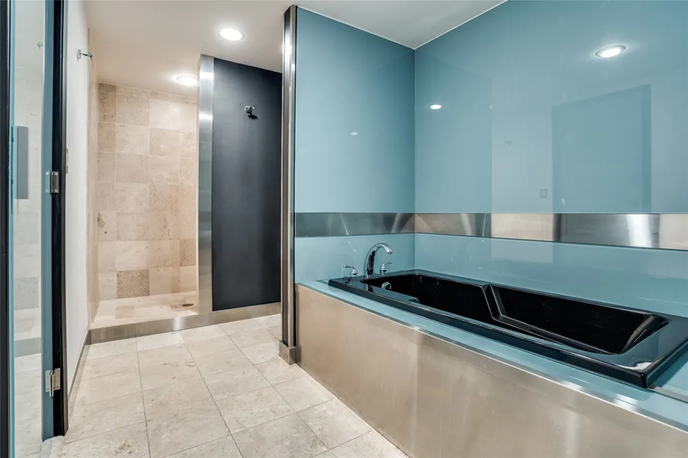 2011 Cedar Springs Road #606 Dallas, TX 75201