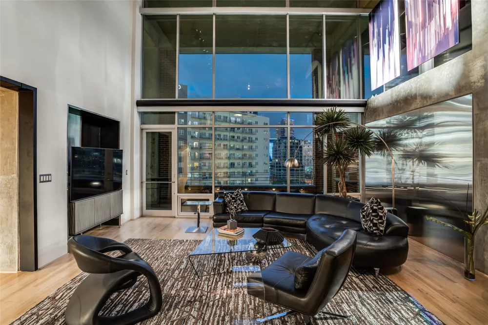 2011 Cedar Springs Road #606 Dallas, TX 75201
