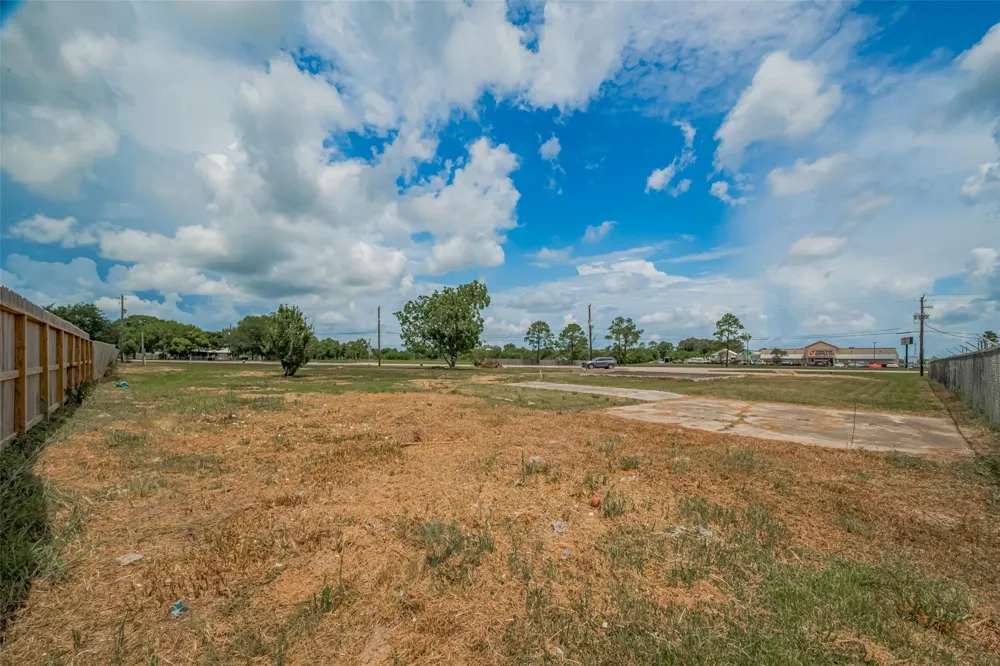 13449 Fm 1764 Road Santa Fe, TX 77510