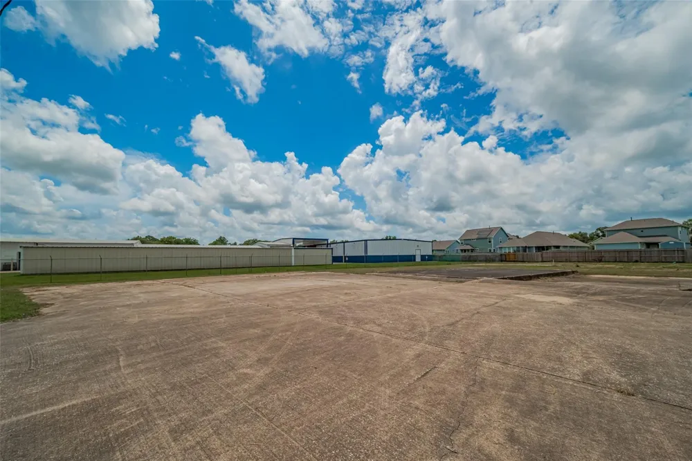 13449 Fm 1764 Road Santa Fe, TX 77510