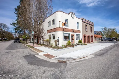 724 Pine Street