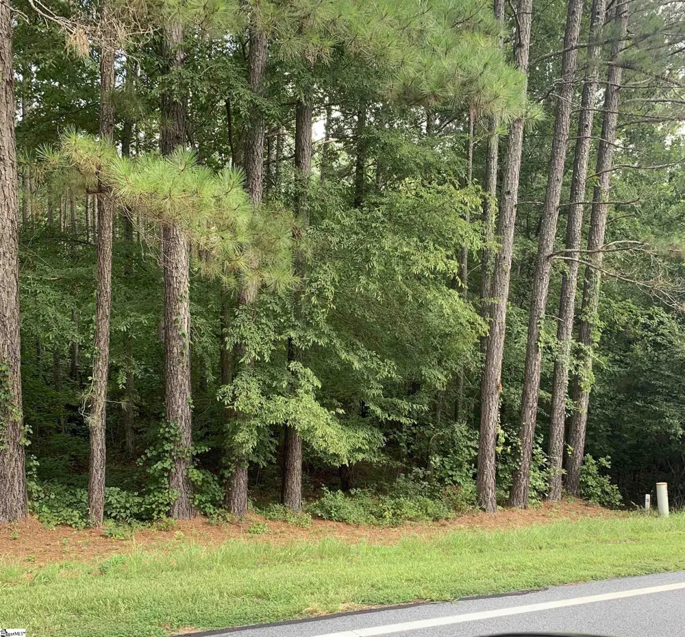 930 Eagles Harbor Drive Hodges, SC 29653