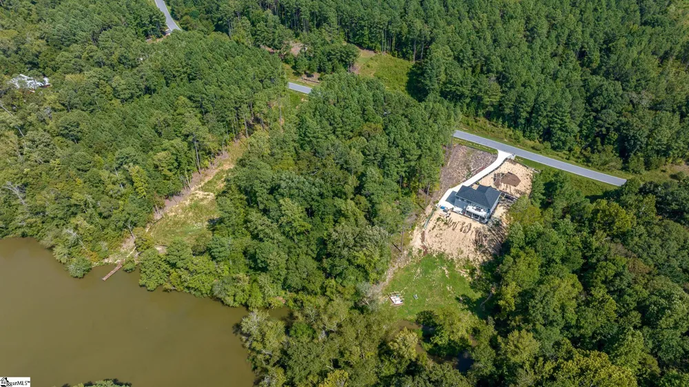 930 Eagles Harbor Drive Hodges, SC 29653