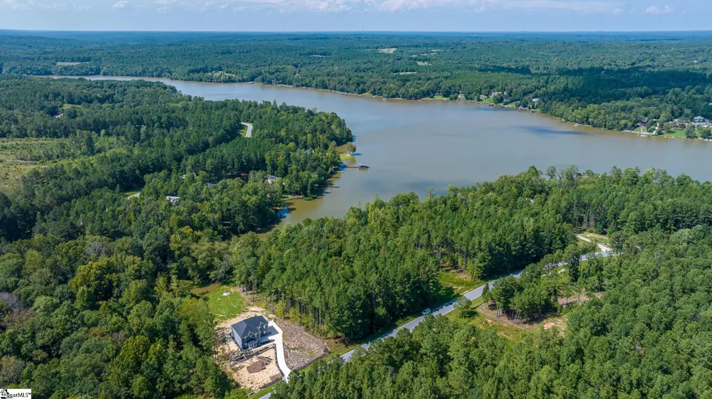 930 Eagles Harbor Drive Hodges, SC 29653