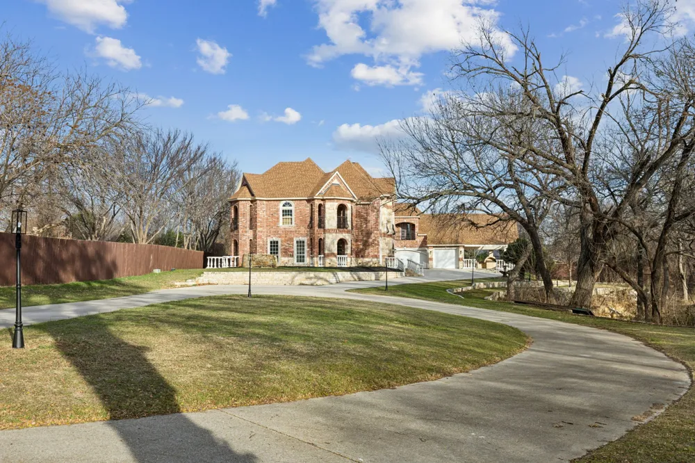 469 Apache Trail Keller, TX 76248