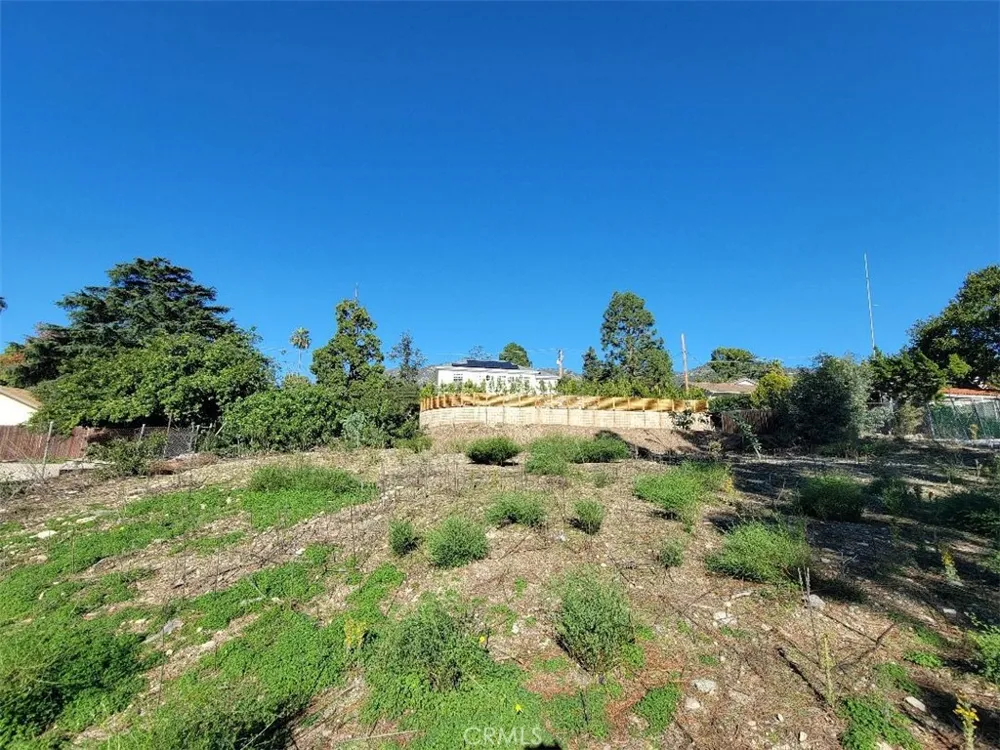2442 Cross Street La Crescenta, CA 91214