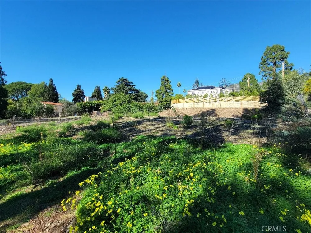 2442 Cross Street La Crescenta, CA 91214