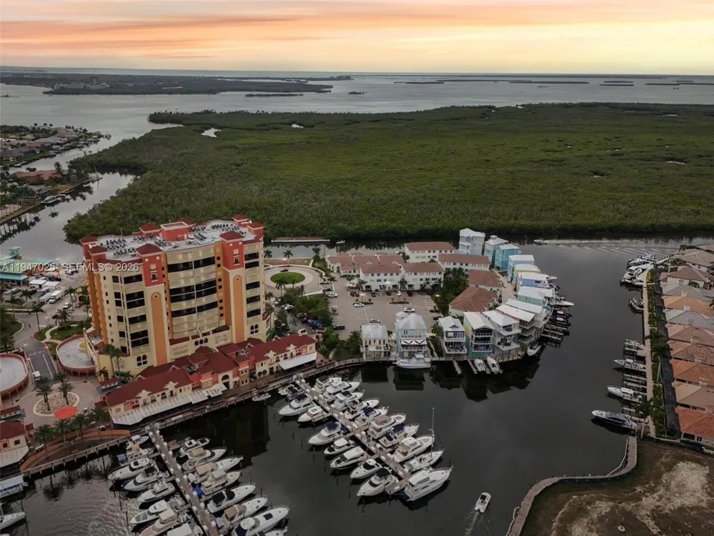 5781 CAPE HARBOUR DR #903 Cape Coral, FL 33914