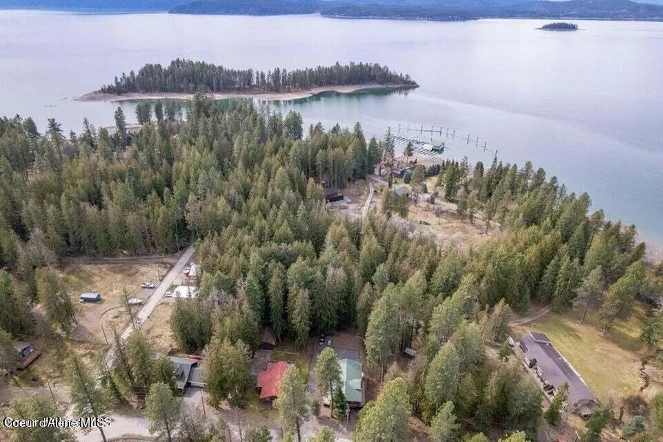 2017 Peninsula Road Hope, ID 83836