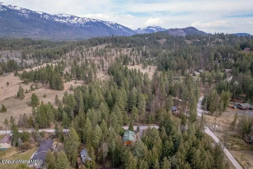2017 Peninsula Road Hope, ID 83836