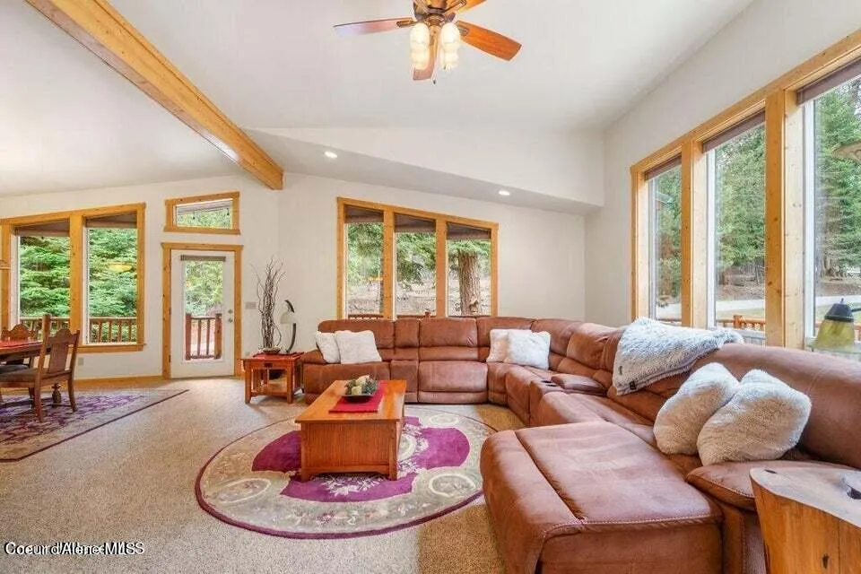 2017 Peninsula Road Hope, ID 83836