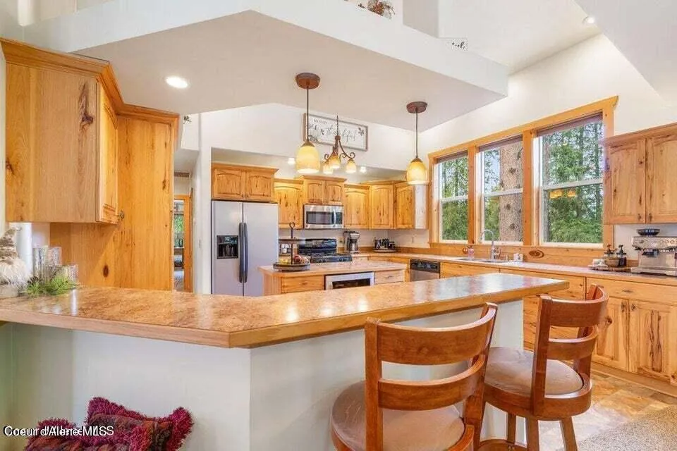 2017 Peninsula Road Hope, ID 83836