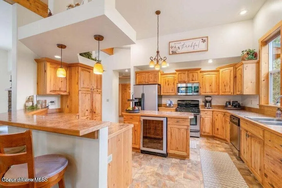 2017 Peninsula Road Hope, ID 83836