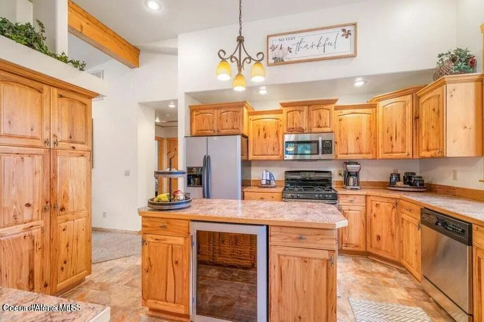 2017 Peninsula Road Hope, ID 83836