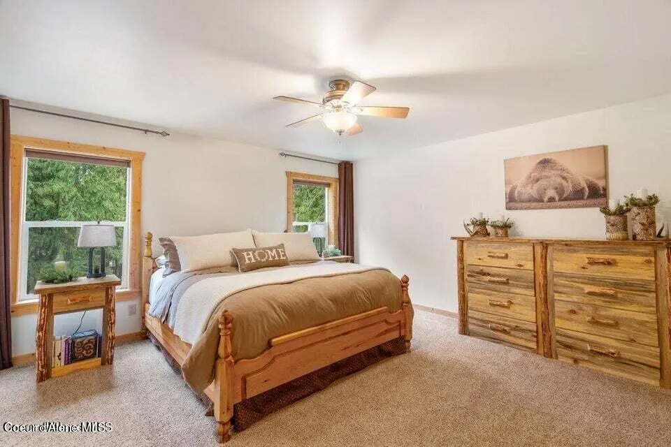 2017 Peninsula Road Hope, ID 83836